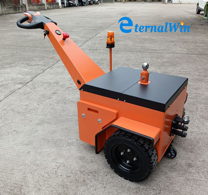 شاحنة جرار فولاذية تتميز بقوة سحب مقدرة 7000 نيوتن، وسرعة قيادة وتحميل وتفريغ تتراوح بين 2 و 3 كيلومترات في الساعة، ومناسبة للصناعات